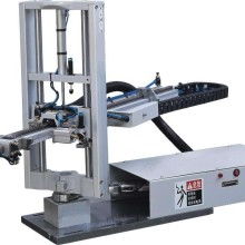 壓塑機在現(xiàn)代工業(yè)中的應(yīng)用與發(fā)展